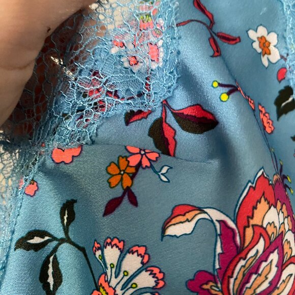 Victoria's Secret Satin Lace Camisole Tank Top Size M - Picture 8 of 8